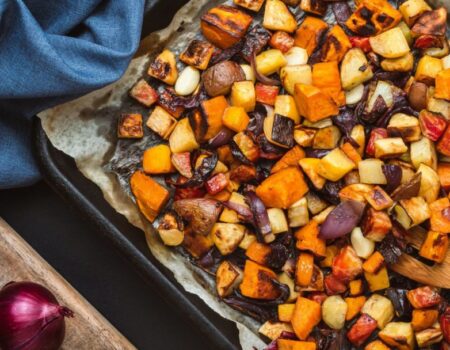 Enjoy this seasonal roasted vegetables recipe with butternut squash, parsnips, and spices. A cosy, plant-based autumn dish for healthy meals!